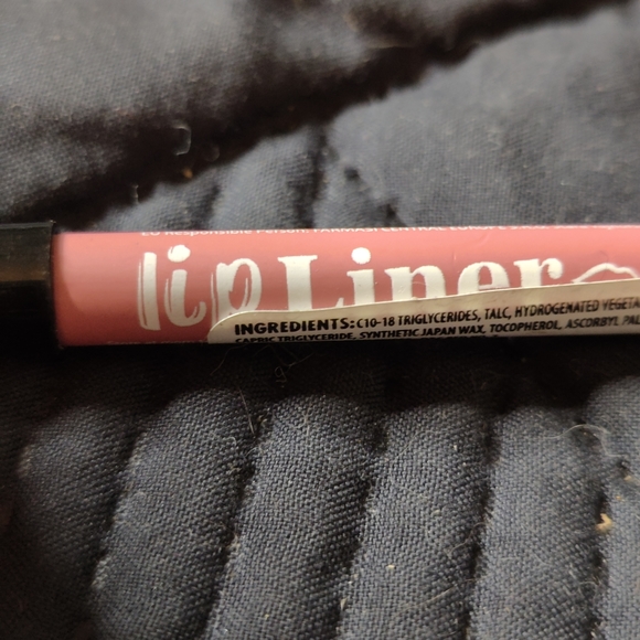 Farmasi make up combo - Picture 10 of 12